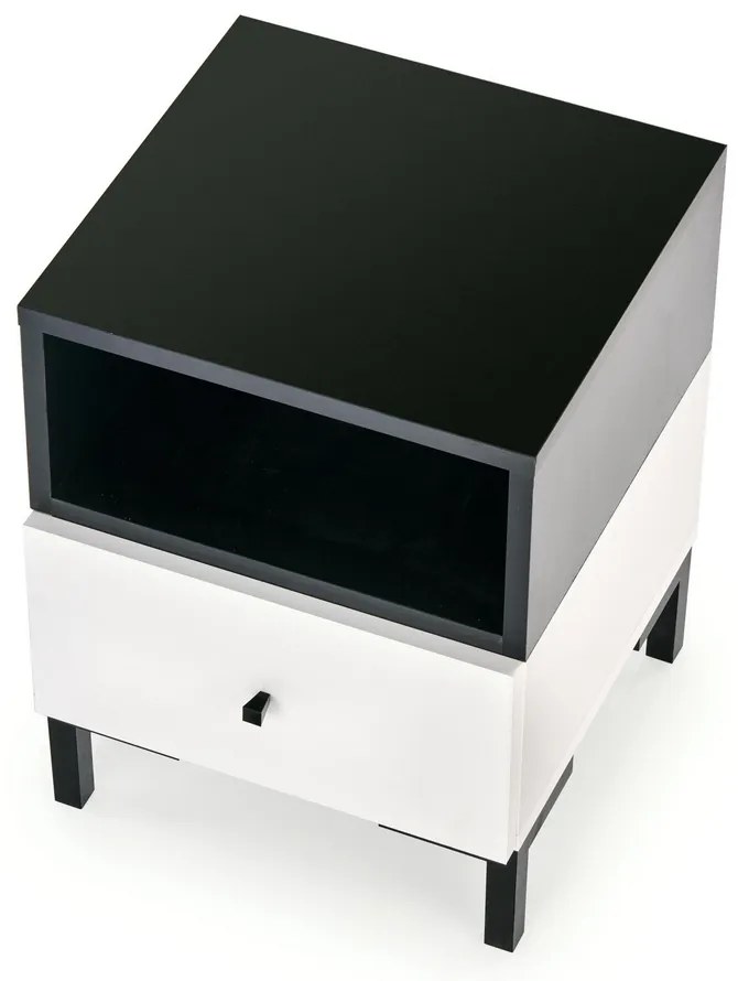 Noptiera Silvia, neagra
