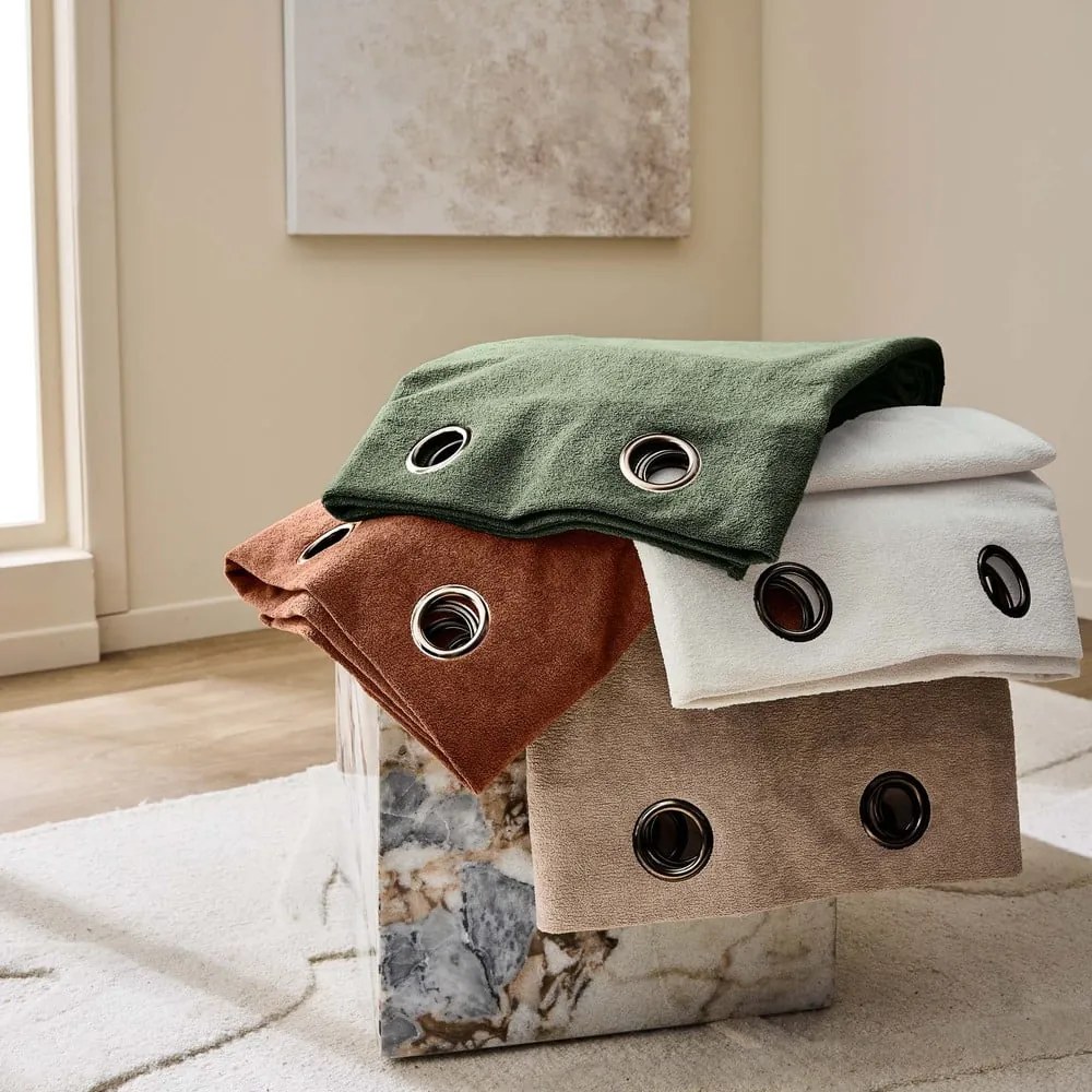 Draperie maro deschis din material bouclé 140x260 cm Winona – douceur d'intérieur