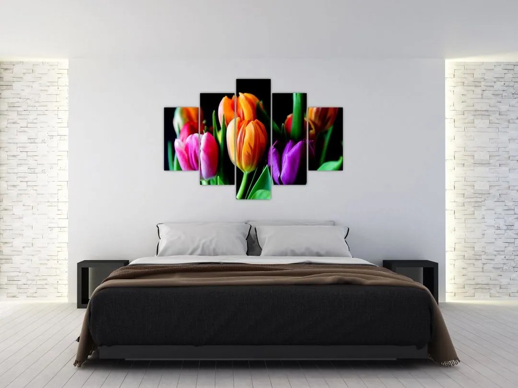 Tablou -Lalele pe fond negru (150x105 cm)