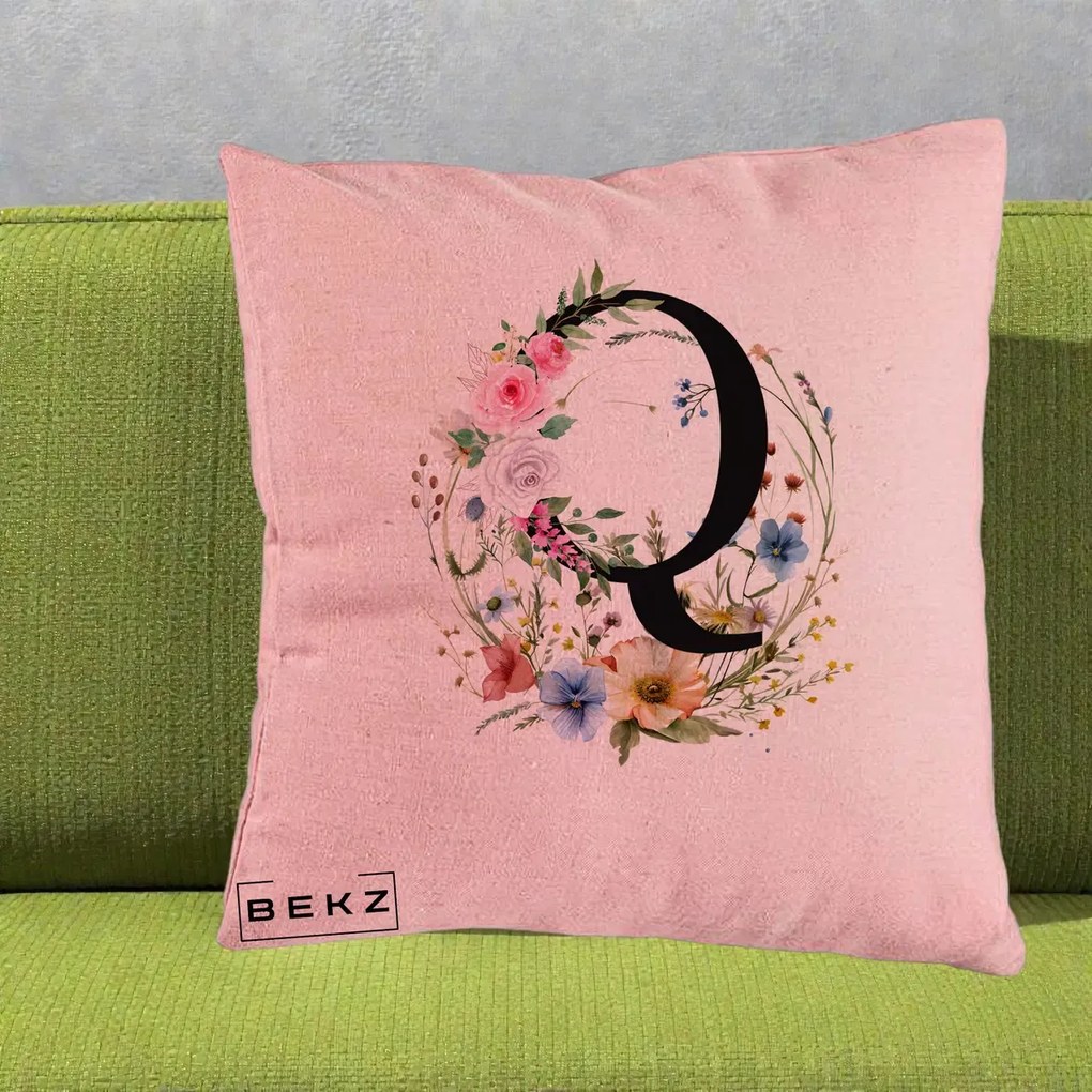 Cadou Personalizat - Perna Personalizata Monogram Litera Q cu Flori Acuarela, 40x40 cm, Roz, Husa Detasabila, Perna Inclusa, BEKZ®