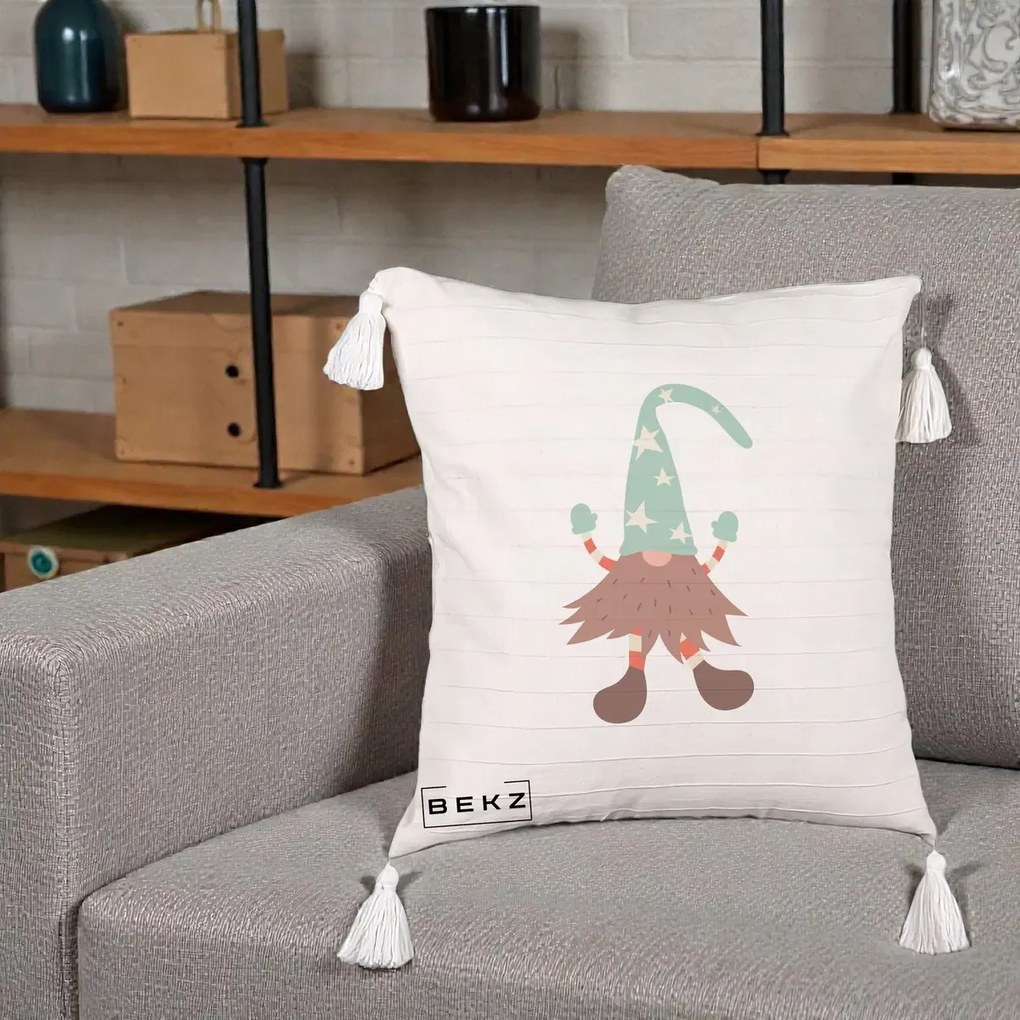 Perna Decorativa Pitic Gnom Nordic cu Cadou Menta, 40x40 cm, Bej cu Franjuri, Husa Detasabila, Perna Inclusa, BEKZ®