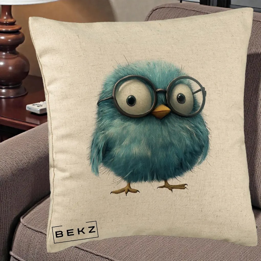 Perna Decorativa Pui Pufos Teal cu Ochelari, 40x40 cm, Bej, Husa Detasabila, Perna Inclusa, BEKZ®