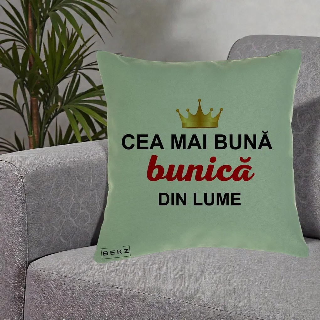 Cadou pentru Bunica - Perna Personalizata Cea Mai Buna Bunica Din Lume Coroana Aurie, 40x40 cm, Verde, Husa Detasabila, Perna Inclusa, BEKZ®