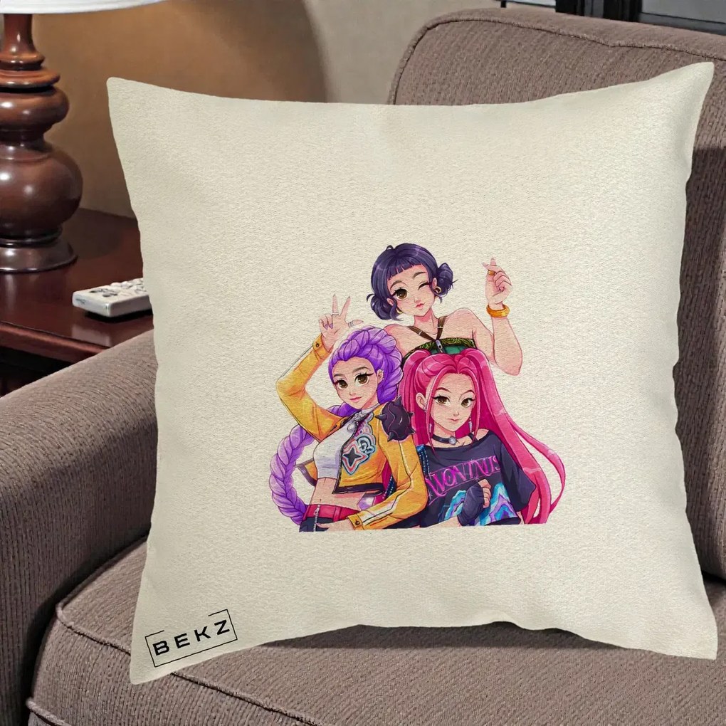 Perna Personalizata K-pop HUNTRX Trio Animat Fete Foto, 40x40 cm, Ecru, Husa Detasabila, Perna Inclusa, BEKZ®