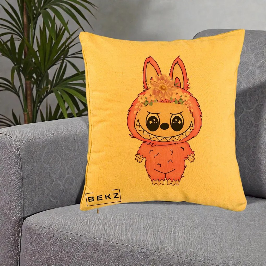 Perna Personalizata Labubu Roz cu Coroana Florala, 40x40 cm, Galben, Husa Detasabila, Perna Inclusa, BEKZ®