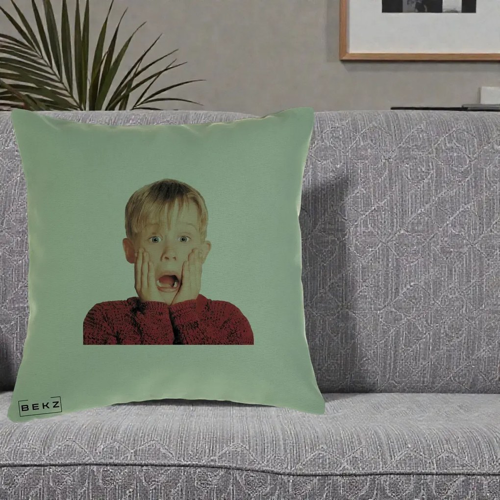 Perna Decorativa Kevin Singur Acasa, 40x40 cm, Verde, Husa Detasabila, Perna Inclusa, BEKZ®