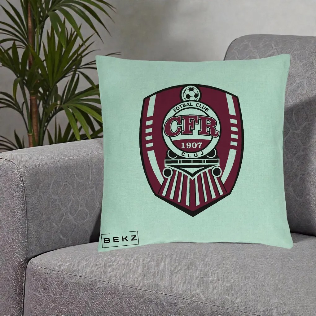 Perna Personalizata CFR Cluj Fotbal Club 1907, 40x40 cm, Verde Menta, Husa Detasabila, Perna Inclusa, BEKZ®