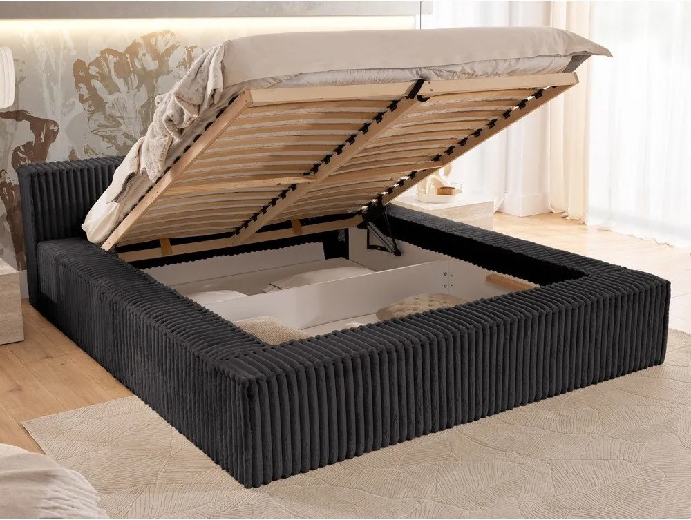 Pat matrimonial negru tapițat cu spațiu de depozitare cu somieră 140x200 cm Cloe – Ropez