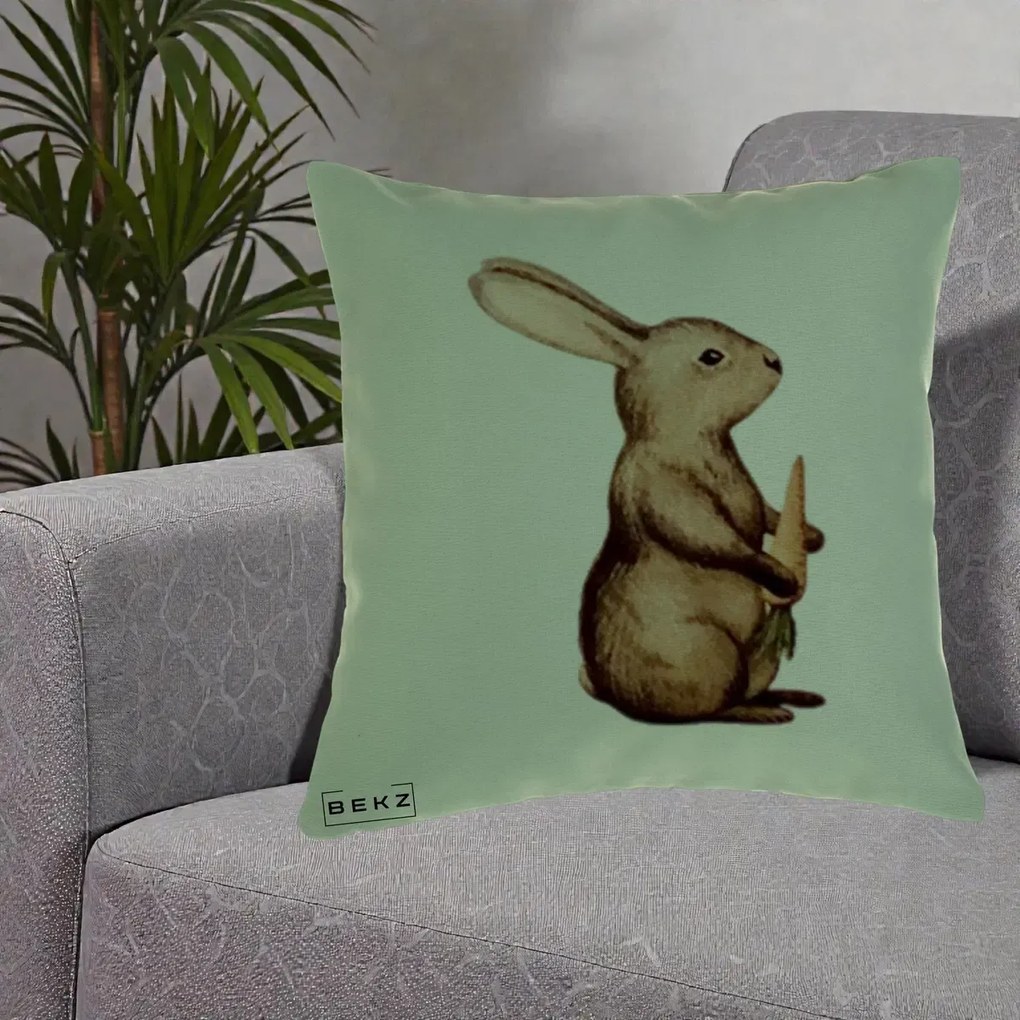 Perna Decorativa Iepuras Acuarela cu Morcov, 40x40 cm, Verde, Husa Detasabila, Perna Inclusa, BEKZ®