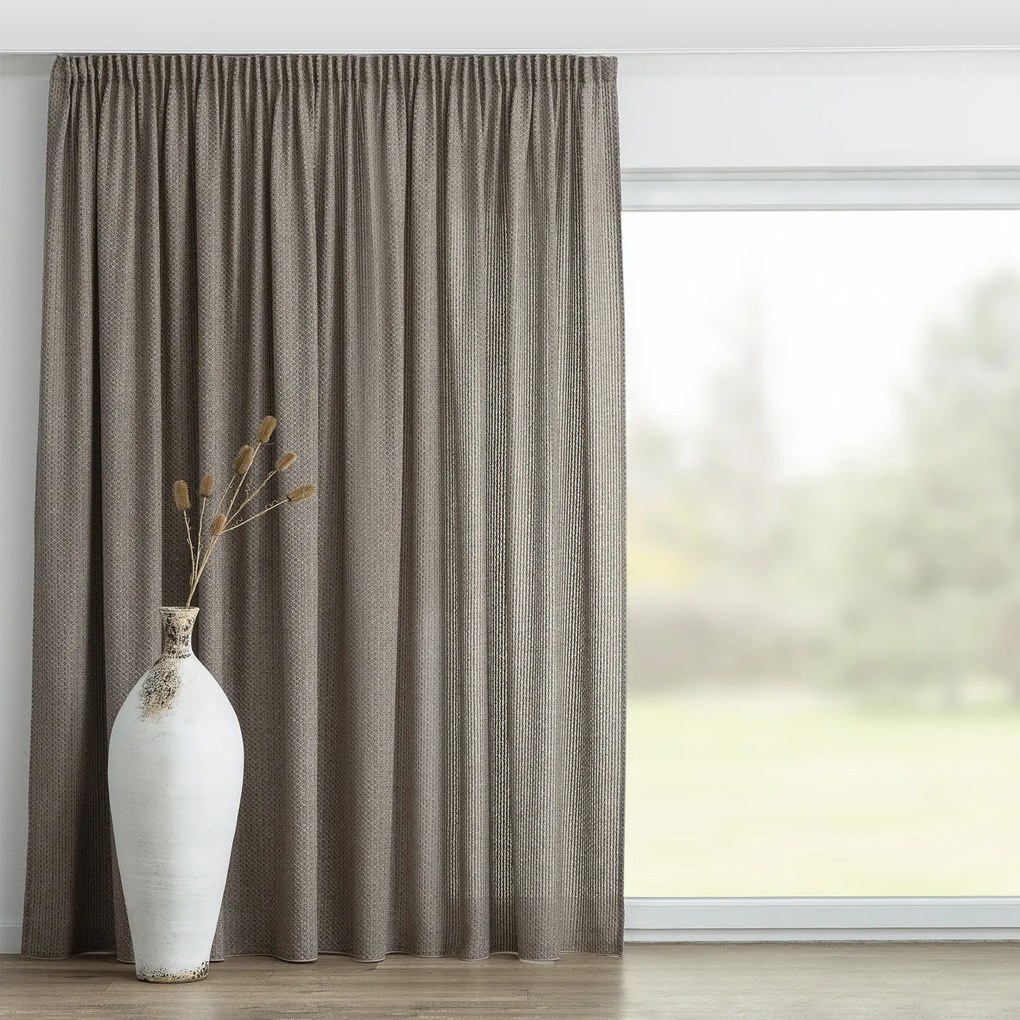 Perdea cu bandă de pliuri