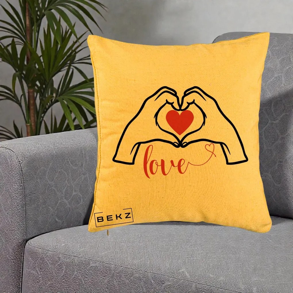 Perna Decorativa Love Maini Inima cu Inscriptie Love Rosu, 40x40 cm, Galben, Husa Detasabila, Perna Inclusa, BEKZ®