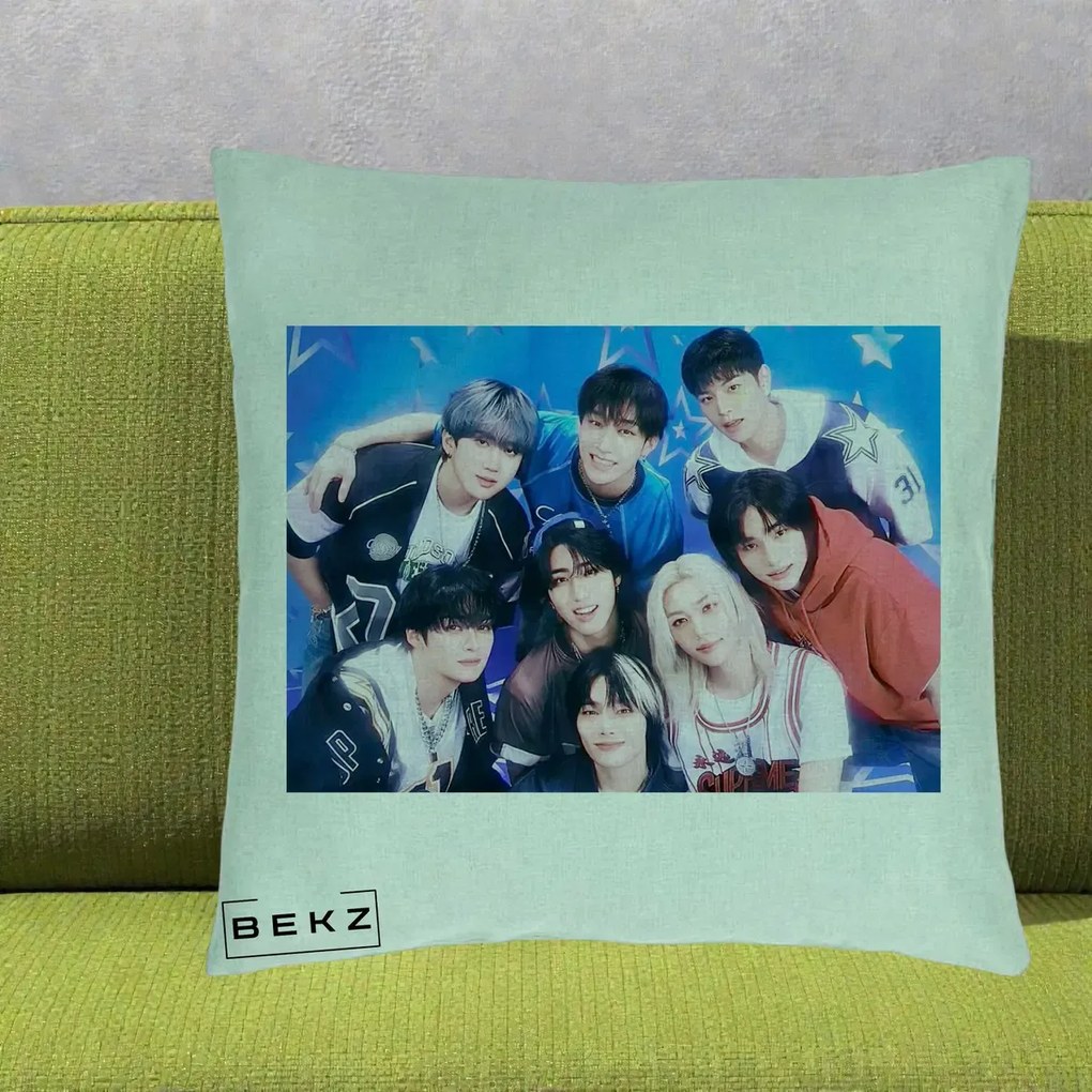 Perna Personalizata K-Pop Grup Foto Stele, 40x40 cm, Verde Menta, Husa Detasabila, Perna Inclusa, BEKZ®