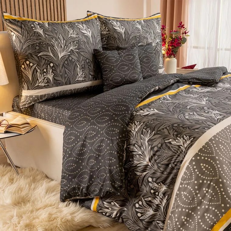 decoDoma Set lenjerii de pat pentru familii din microfibră GRACIOSA maro, cu cearceafuri și fețe de pernuțe