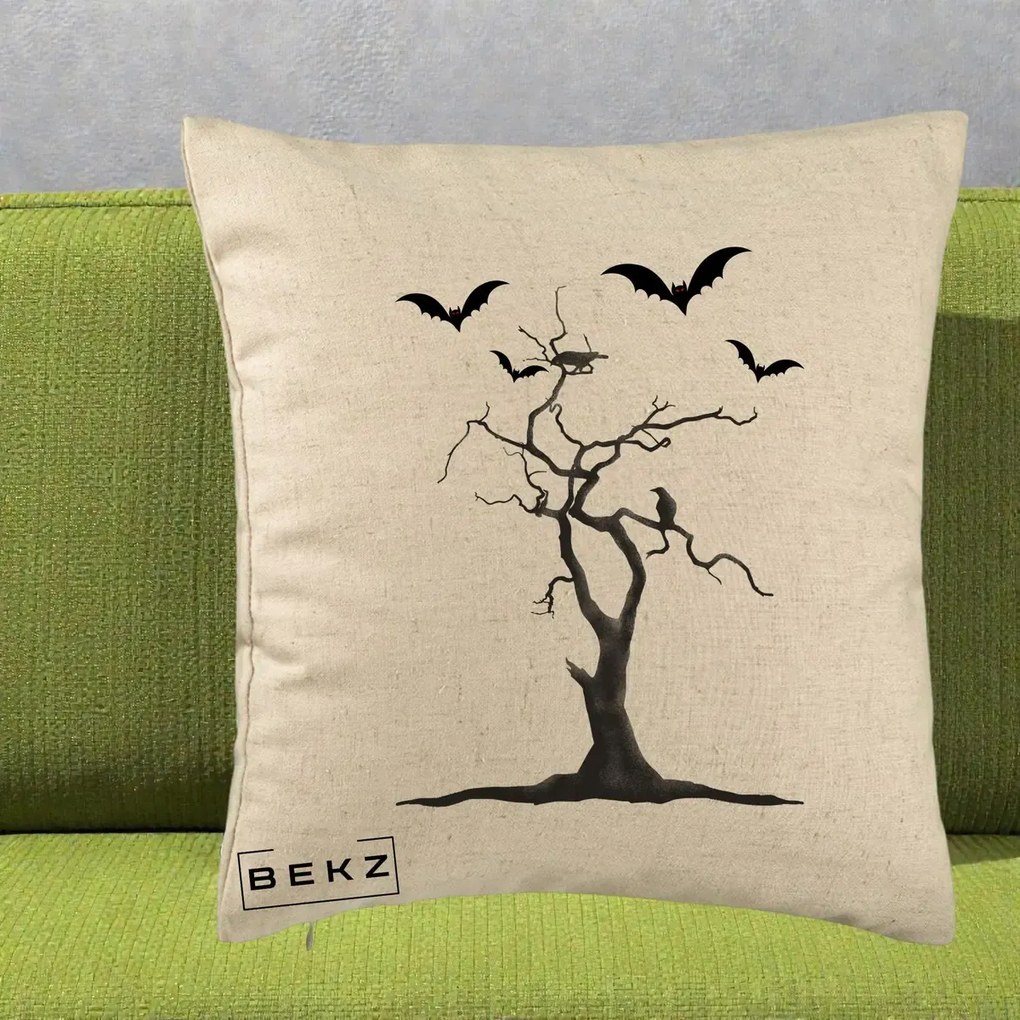 Perna Decorativa Halloween Copac cu Lilieci Alb-Negru, 40x40 cm, Bej, Husa Detasabila, Perna Inclusa, BEKZ®