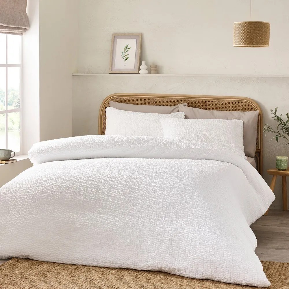 Lenjerie de pat albă din țesătură crep pentru pat de o persoană 135x200 cm Crinkle Seersucker – Catherine Lansfield