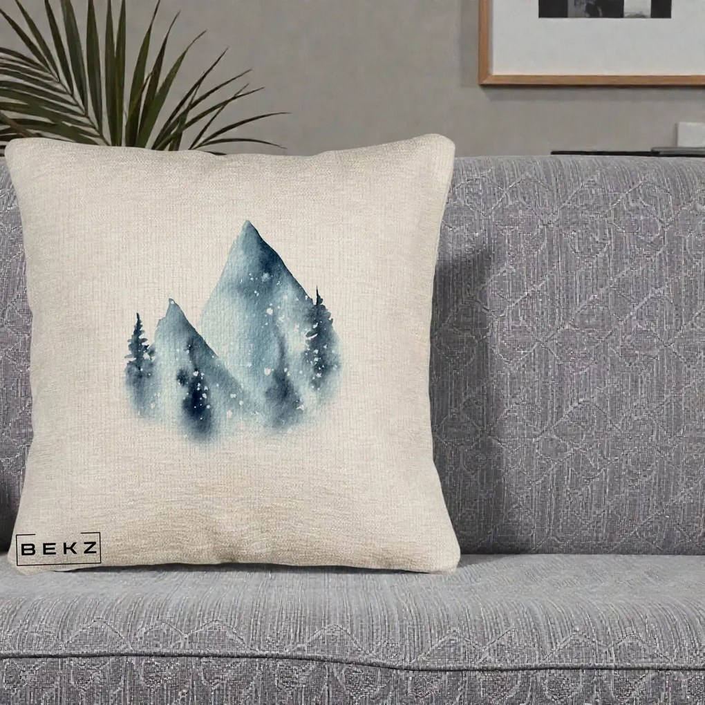 Perna Decorativa Munti Inzapeziti Acuarela Indigo, 40x40 cm, Bej Canapea, Husa Detasabila, Perna Inclusa, BEKZ®