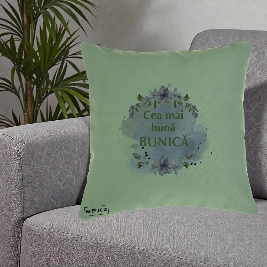 Cadou pentru Bunica - Perna Personalizata Cea Mai Buna Bunica Flori Mov Acuarela Auriu, 40x40 cm, Verde, Husa Detasabila, Perna Inclusa, BEKZ®