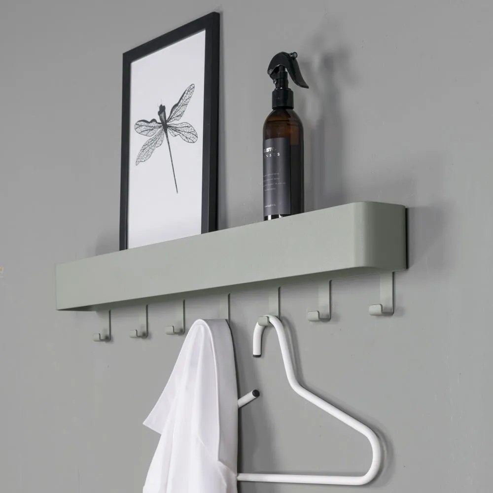 Cuier de perete verde prăfuit cu raft din metal 72 cm Dax Play – Spinder Design