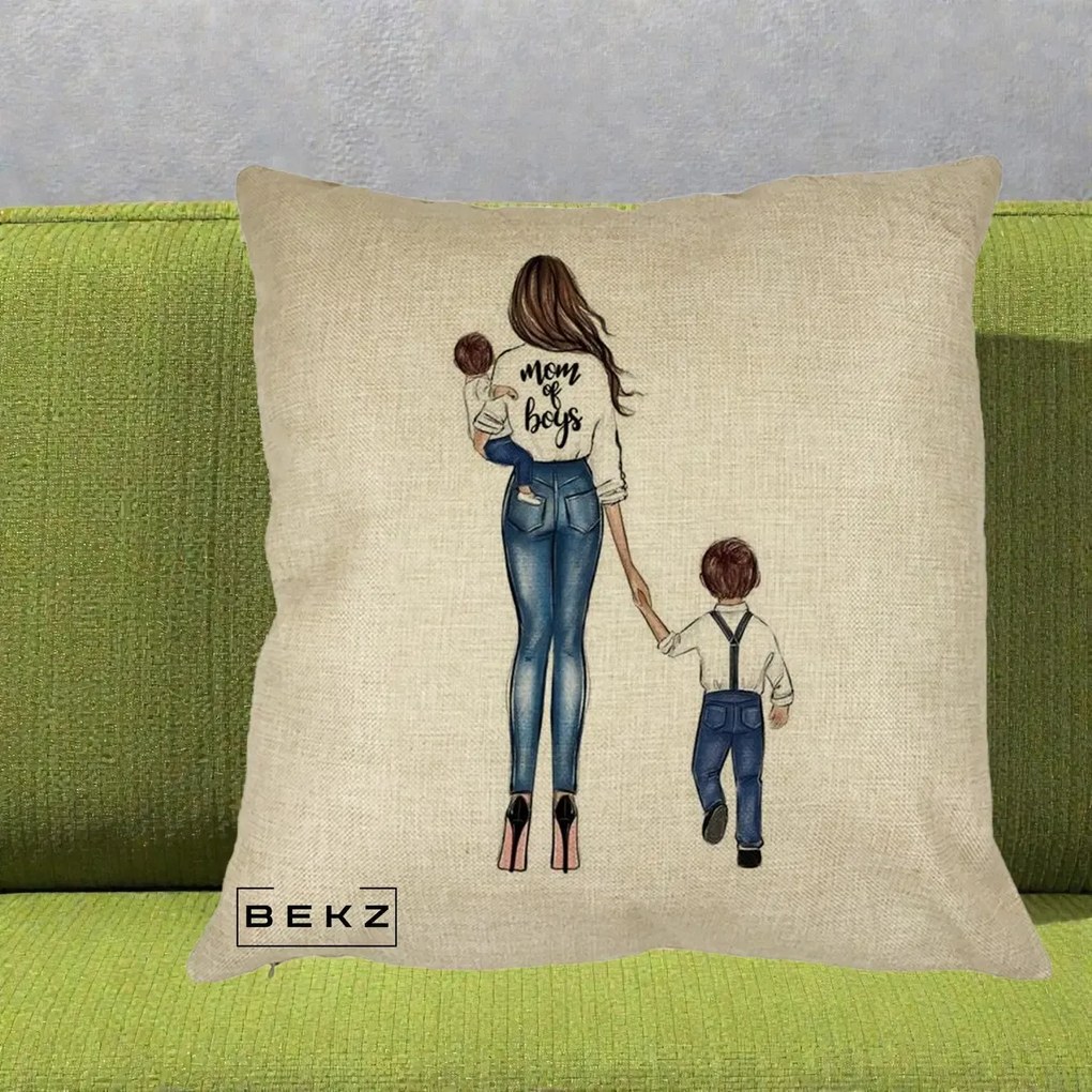 Cadou pentru Mama - Perna Personalizata Mom of Boys Mama cu Baietii, 40x40 cm, Crem, Husa Detasabila, Perna Inclusa, BEKZ®