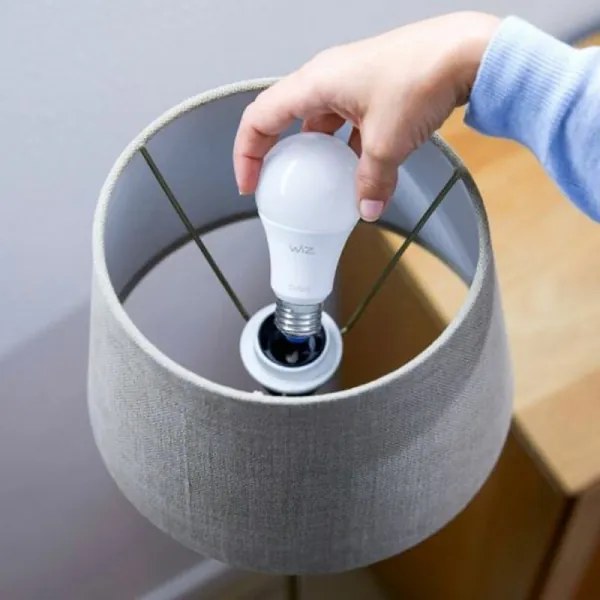 Set 2 becuri LED reglabile A60, E27, 9W, 230V, 2700K, Wi‑Fi + telecomandă – WiZ