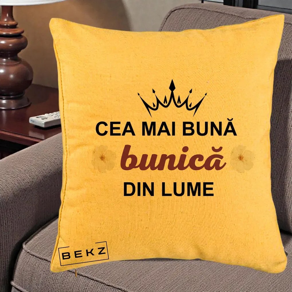 Cadou pentru Bunica - Perna Personalizata Cea Mai Buna Bunica Din Lume Coroana Mov Flori, 40x40 cm, Galben, Husa Detasabila, Perna Inclusa, BEKZ®