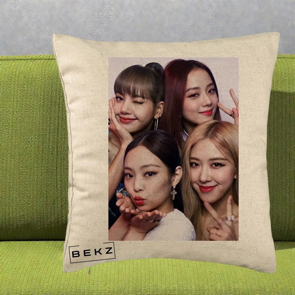 Perna Personalizata K-pop BLACKPINK Foto Grup Selfie 4 Membre, 40x40 cm, Bej, Husa Detasabila, Perna Inclusa, BEKZ®