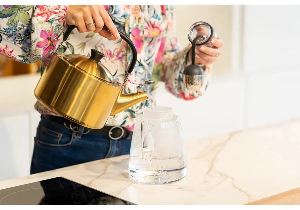 Ceainic auriu din oțel inoxidabil 1,5 l Diamante – Vialli Design