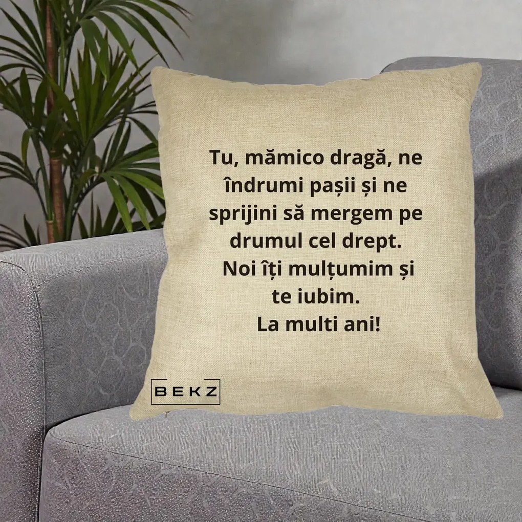 Cadou pentru Mama - Perna Personalizata Mamico Draga Te Iubim La Multi Ani cu Text Negru, 40x40 cm, Crem, Husa Detasabila, Perna Inclusa, BEKZ®