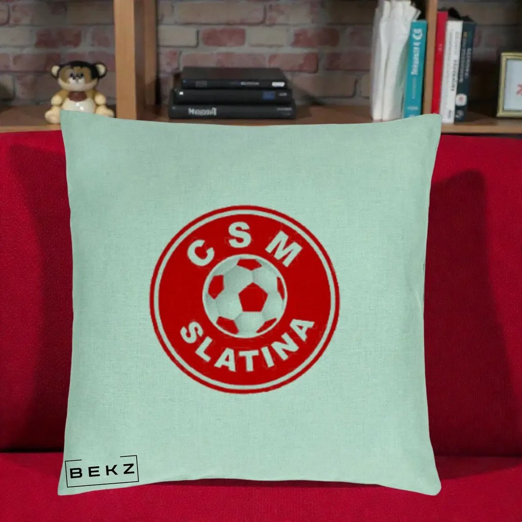 Perna Personalizata CSM Slatina Fotbal, 40x40 cm, Verde Menta, Husa Detasabila, Perna Inclusa, BEKZ®