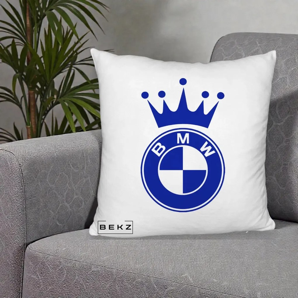 Perna Personalizata cu emblema BMW si Coroana, 40x40 cm, Alb Pufos, Husa Detasabila, Perna Inclusa, BEKZ®