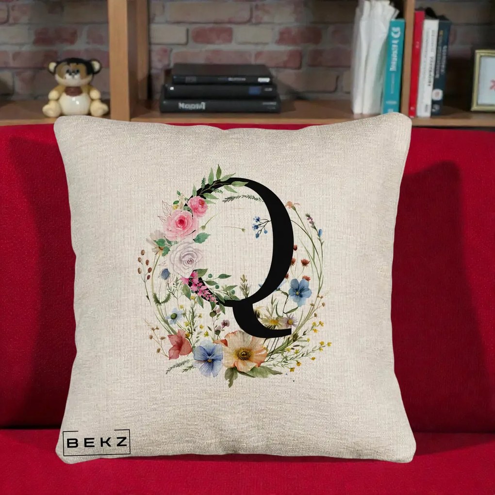 Cadou Personalizat - Perna Personalizata Monogram Litera Q cu Flori Acuarela, 40x40 cm, Bej Canapea, Husa Detasabila, Perna Inclusa, BEKZ®