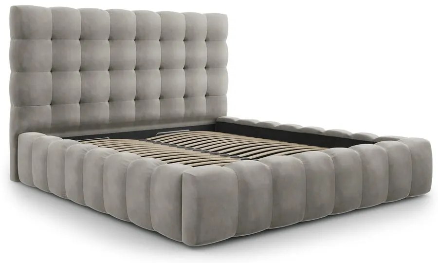 Pat matrimonial gri deschis tapițat cu spațiu de depozitare și somieră 180x200 cm Bali – Cosmopolitan Design