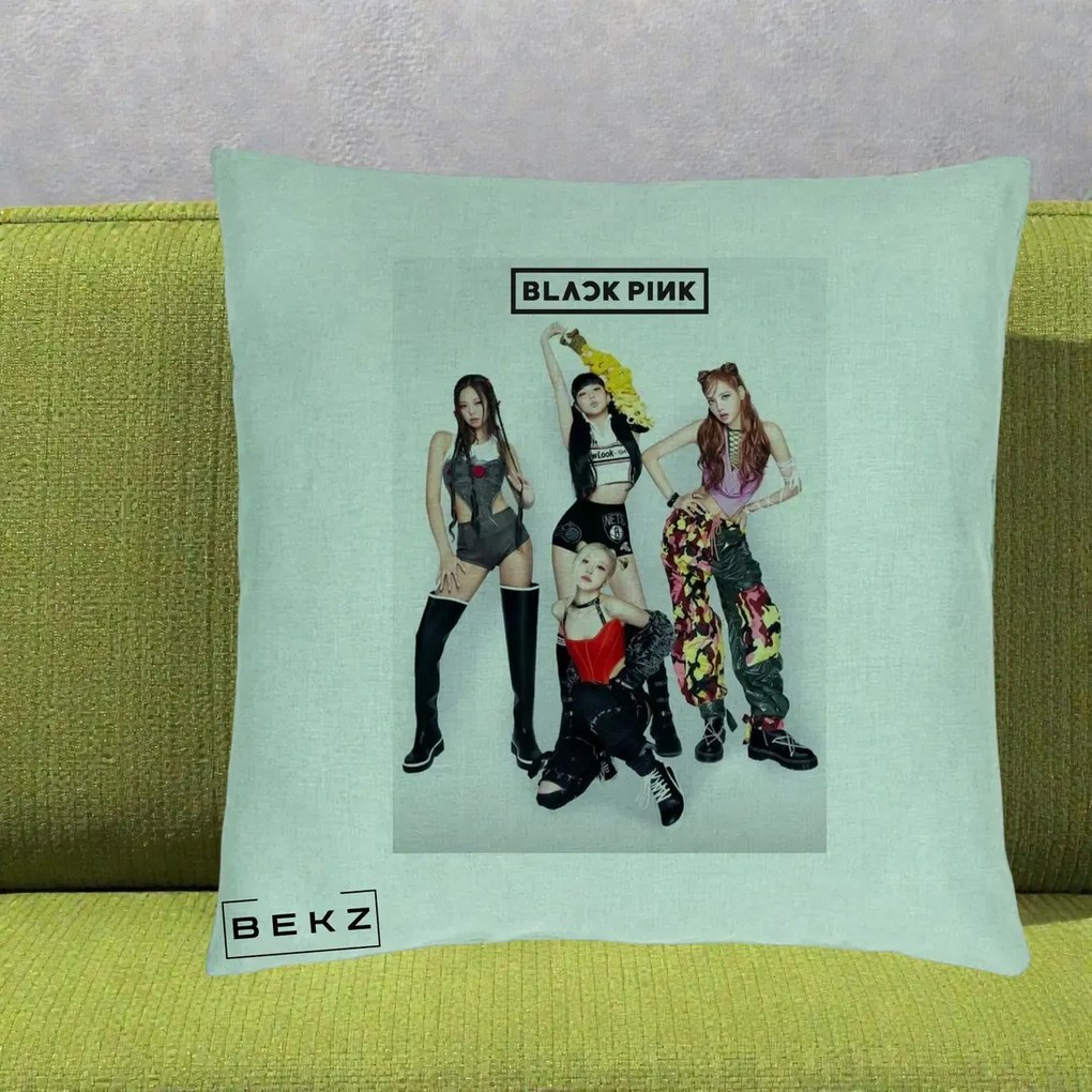 Perna Personalizata K-pop BLACKPINK Fotografie Grup Tinute Edgy, 40x40 cm, Verde Menta, Husa Detasabila, Perna Inclusa, BEKZ®