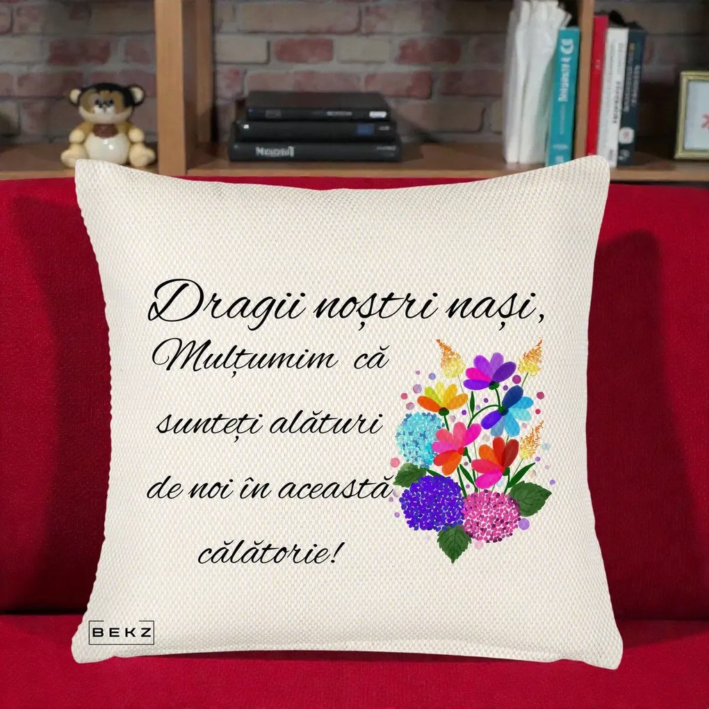 Perna personalizata nasi: Dragii nostri nasi, multumim, buchet colorat, 45x45 cm cu Umplutura, Crem Reliefat, BEKZ