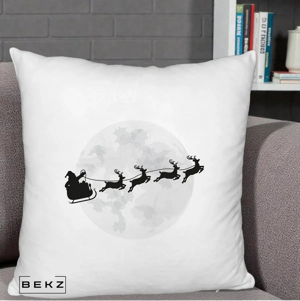 Perna Decorativa Mos Craciun Sanie Luna, 40x40 cm, Alb Pufos, Husa Detasabila, Perna Inclusa, BEKZ®