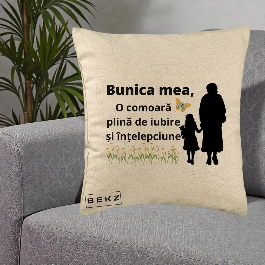 Cadou pentru Bunica - Perna Personalizata Bunica Mea Comoara Iubire Intelepciune Varianta Extinsa, 40x40 cm, Bej, Husa Detasabila, Perna Inclusa, BEKZ®