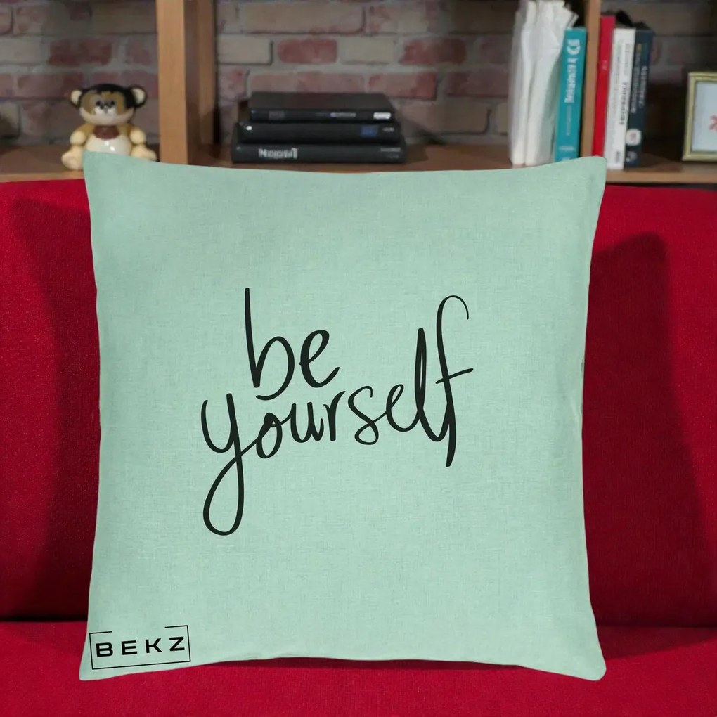 Perna Decorativa Be Yourself Caligrafie Neagra, 40x40 cm, Verde Menta, Husa Detasabila, Perna Inclusa, BEKZ®