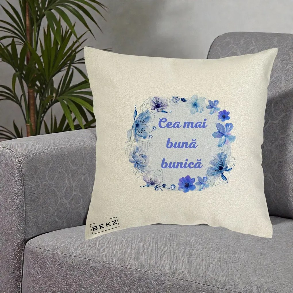 Cadou pentru Bunica - Perna Personalizata Cea Mai Buna Bunica Coronita Flori Albastre Acuarela, 40x40 cm, Ecru, Husa Detasabila, Perna Inclusa, BEKZ®