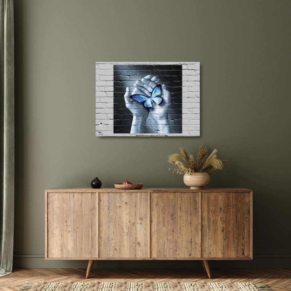 Tablou pe sticlă - Fluture pe perete (70x50 cm)