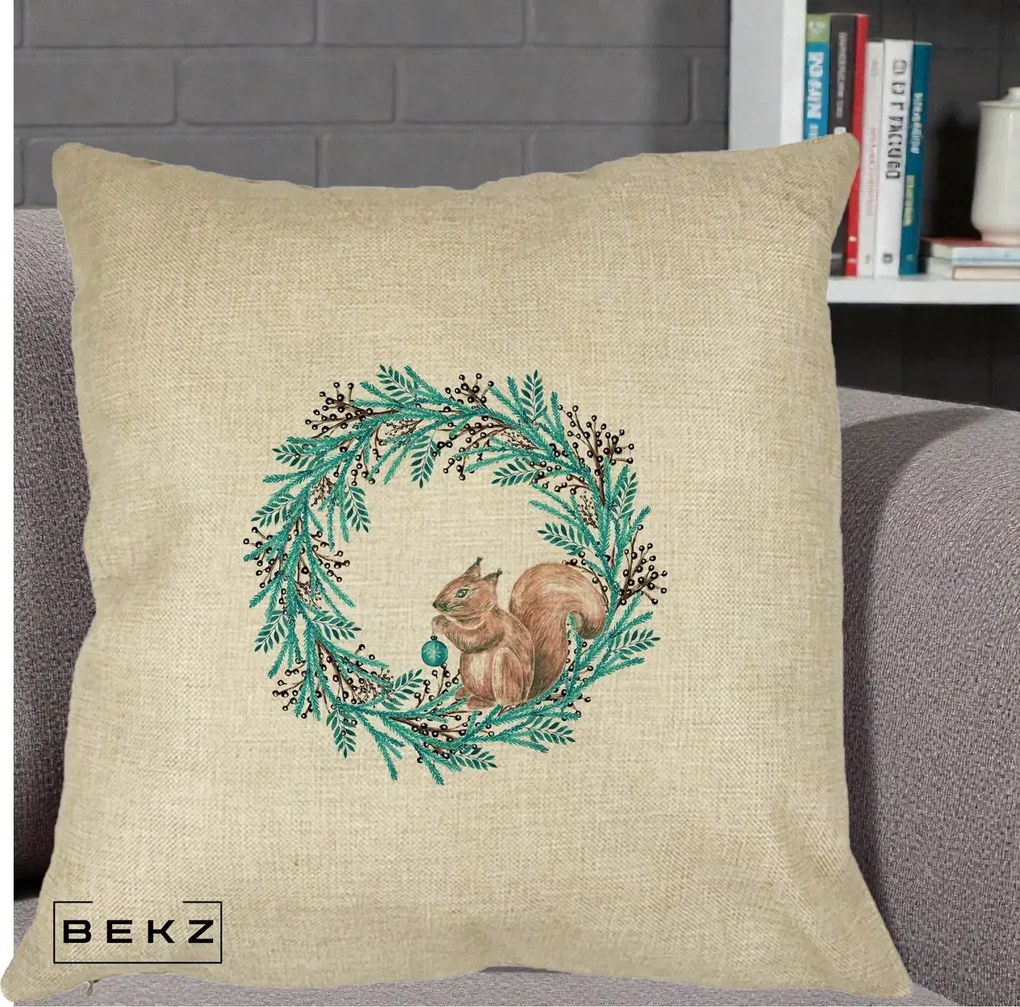 Perna Decorativa Coroana Turcoaz cu Veverita, 40x40 cm, Crem, Husa Detasabila, Perna Inclusa, BEKZ®