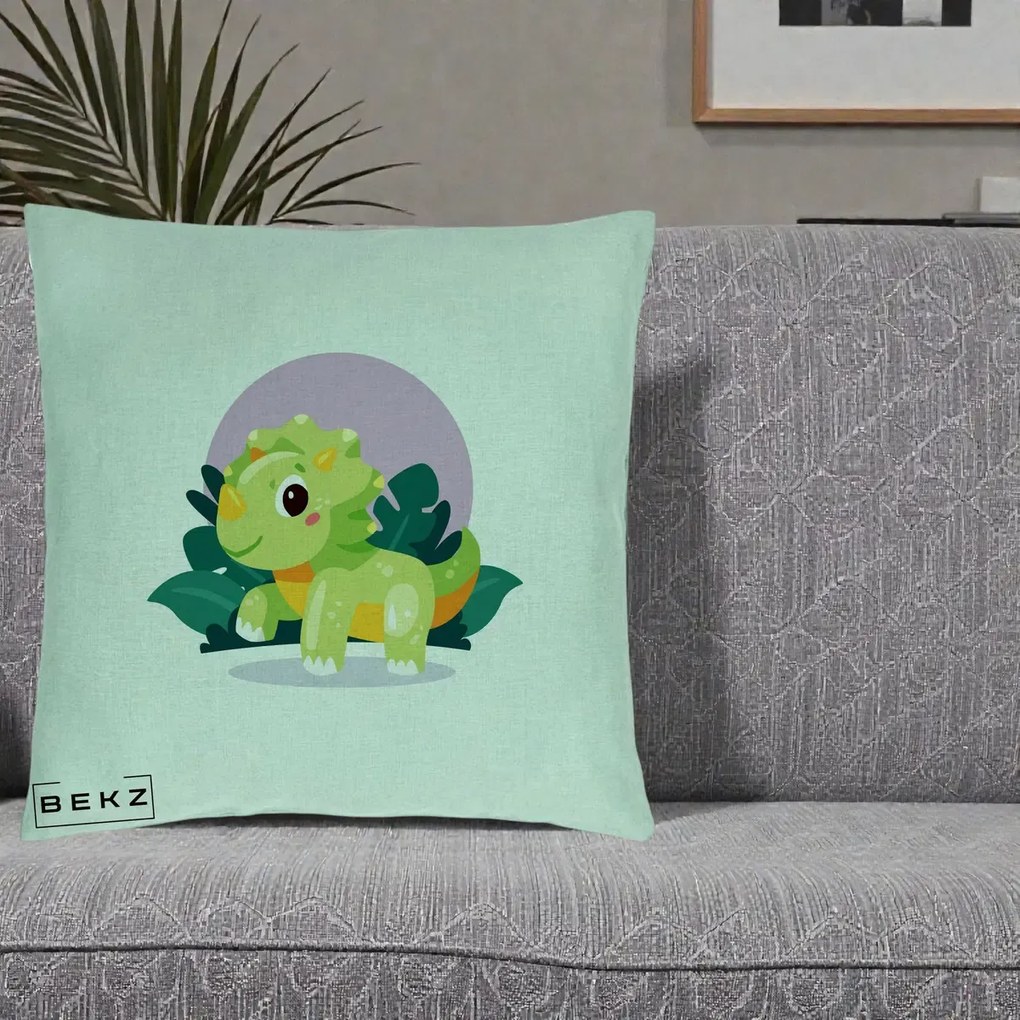 Perna Decorativa Triceratops Kawaii Verde, 40x40 cm, Verde Menta, Husa Detasabila, Perna Inclusa, BEKZ®
