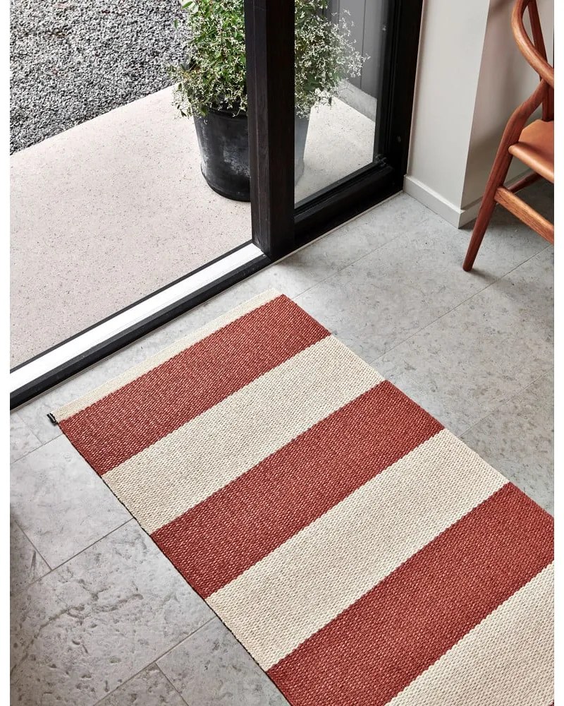 Covor tip traversă pentru interior și exterior cărămiziu/crem 70x225 cm Bob Brick – Pappelina