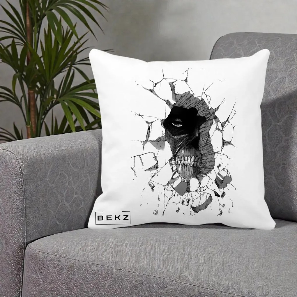 Perna Personalizata Attack on Titan Titan Crapand Zidul, 40x40 cm, Alba Mata, Husa Detasabila, Perna Inclusa, BEKZ®