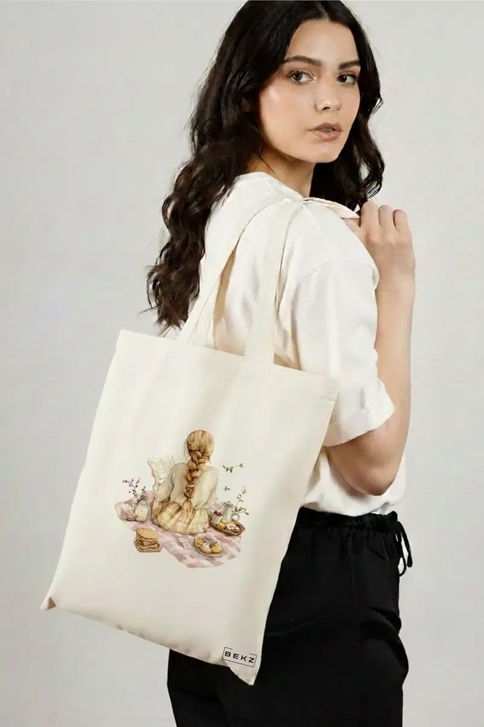 Sacosa de Panza pentru Cumparaturi, Geanta Tote, model The bookie girl 11 38 x 34.5 cm, Alba, BEKZ®