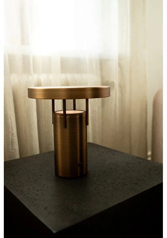 Veioză în culoarea bronz LED cu intensitate reglabilă cu abajur din metal (înălțime 28 cm) BringMe – Hübsch