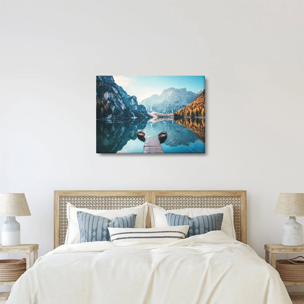 Tablou - Bărci pe Lacul Braies (70x50 cm)