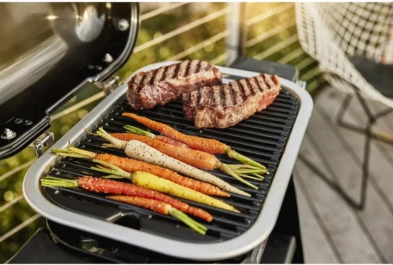 Gratar electric Weber Lumin Compact WB91010979DL, 2200 W, 315 °C MAX, Grill din fonta emailate cu portelan, Negru