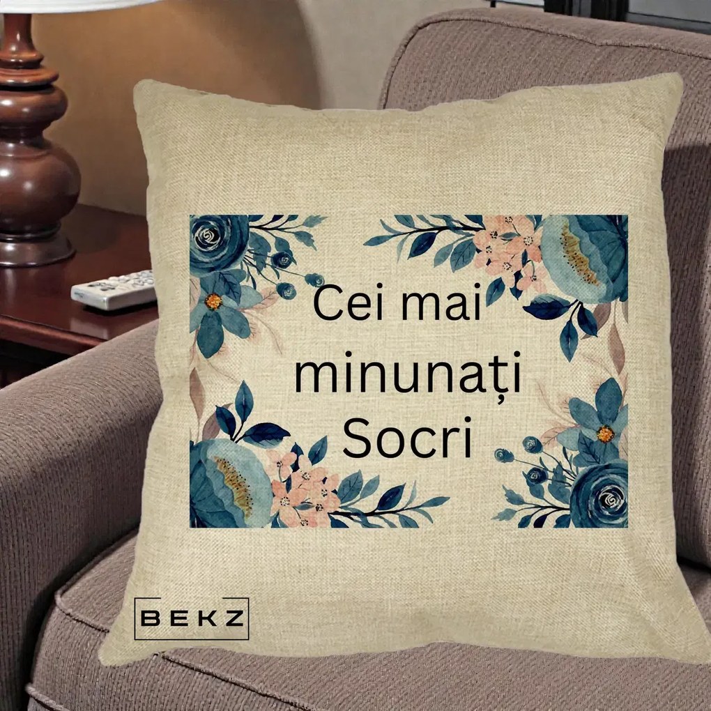 Cadou pentru Socri - Perna Personalizata Cei mai Minunati Socri cu Flori Albastre si Roz, 40x40 cm, Crem, Husa Detasabila, Perna Inclusa, BEKZ®
