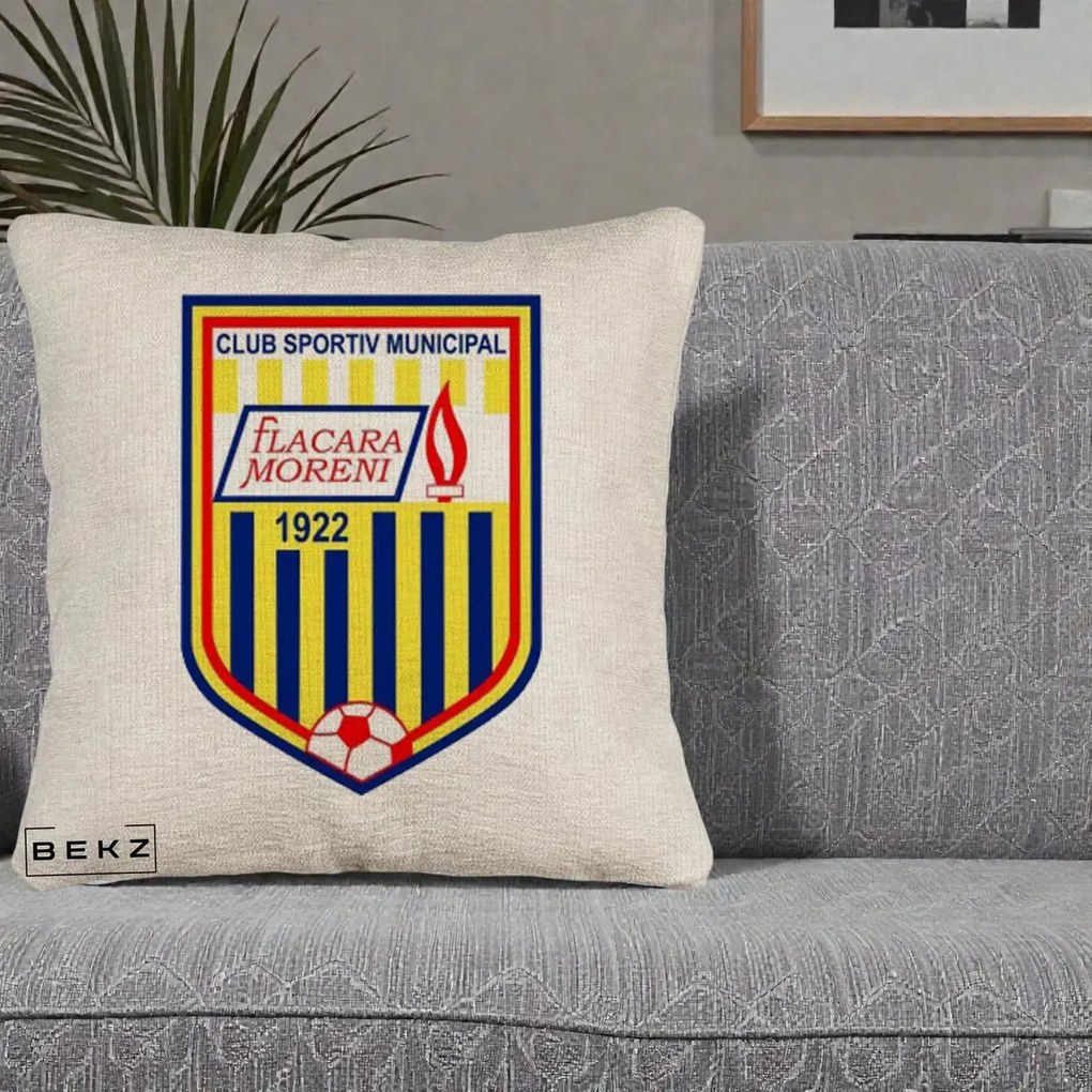 Perna Personalizata CSM Flacara Moreni 1922 Fotbal, 40x40 cm, Bej Canapea, Husa Detasabila, Perna Inclusa, BEKZ®