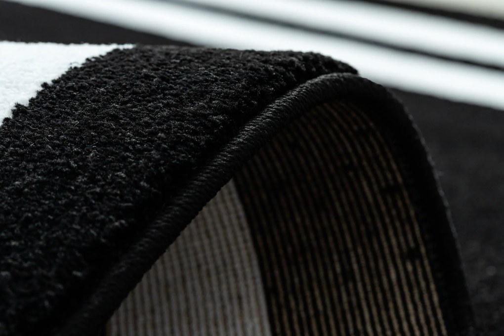 Covor HAMPTON cadru negru - SECUNDAR-COTATI PRODUSUL